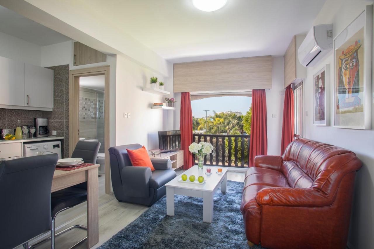 Castle Holiday Apartments 利马索尔 外观 照片